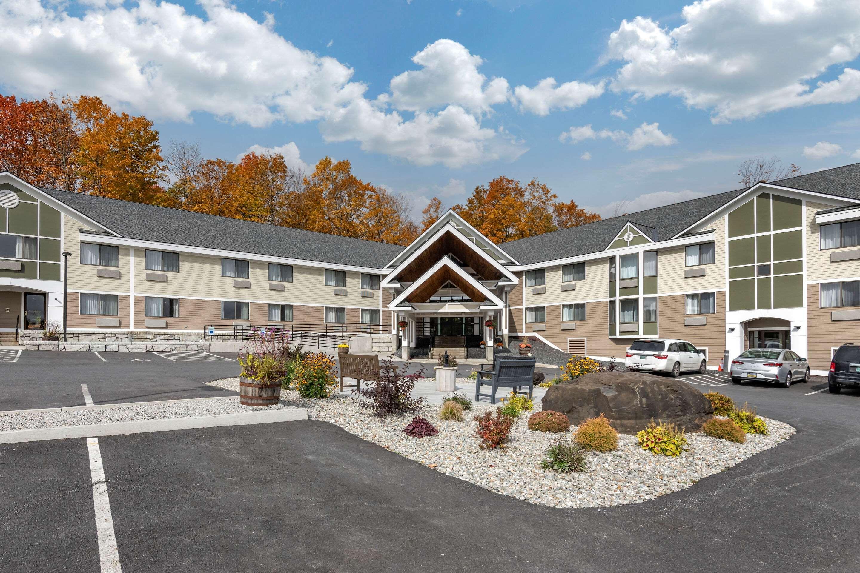 Comfort Inn & Suites Montpelier-Berlin Exterior photo
