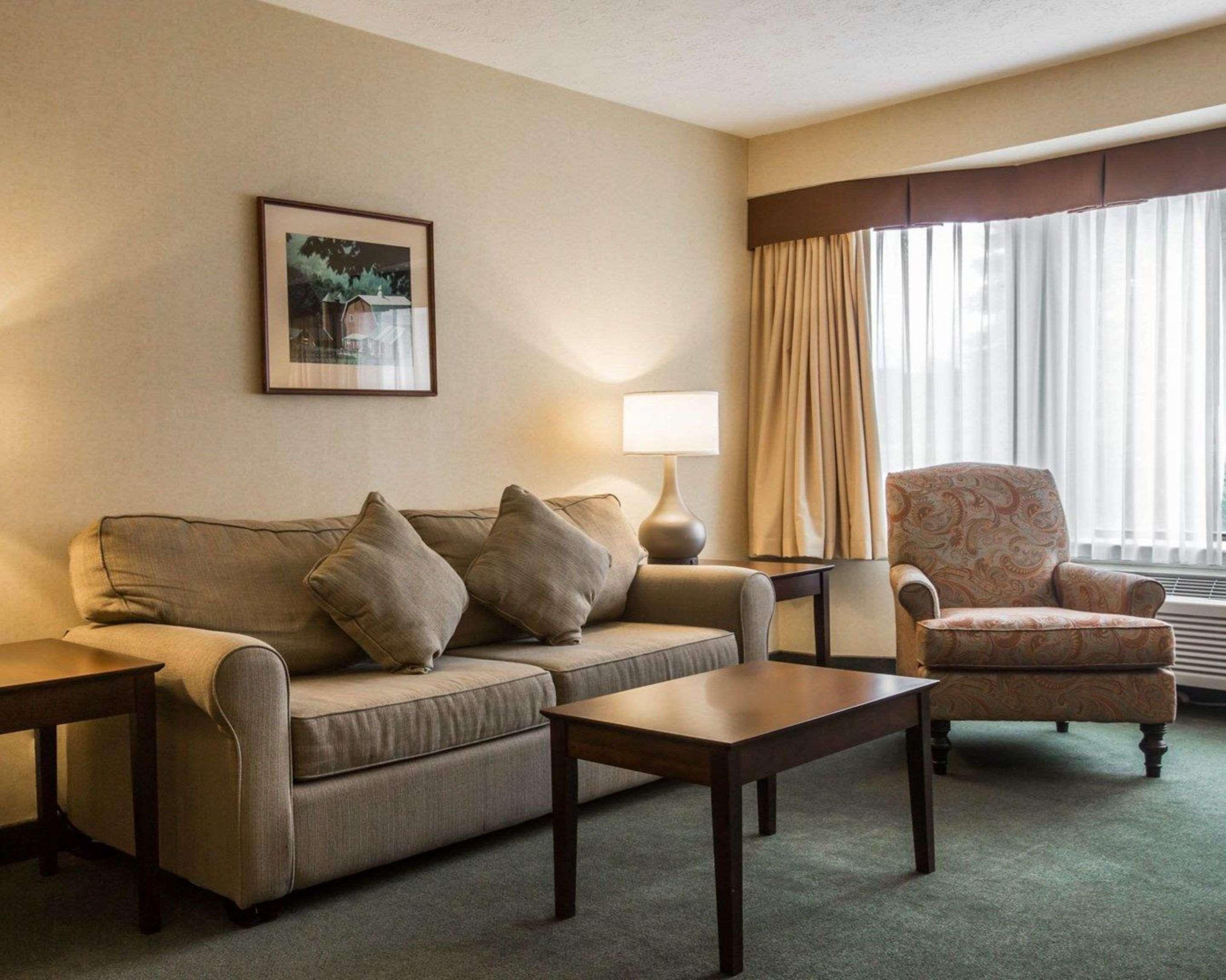 Comfort Inn & Suites Montpelier-Berlin Exterior photo