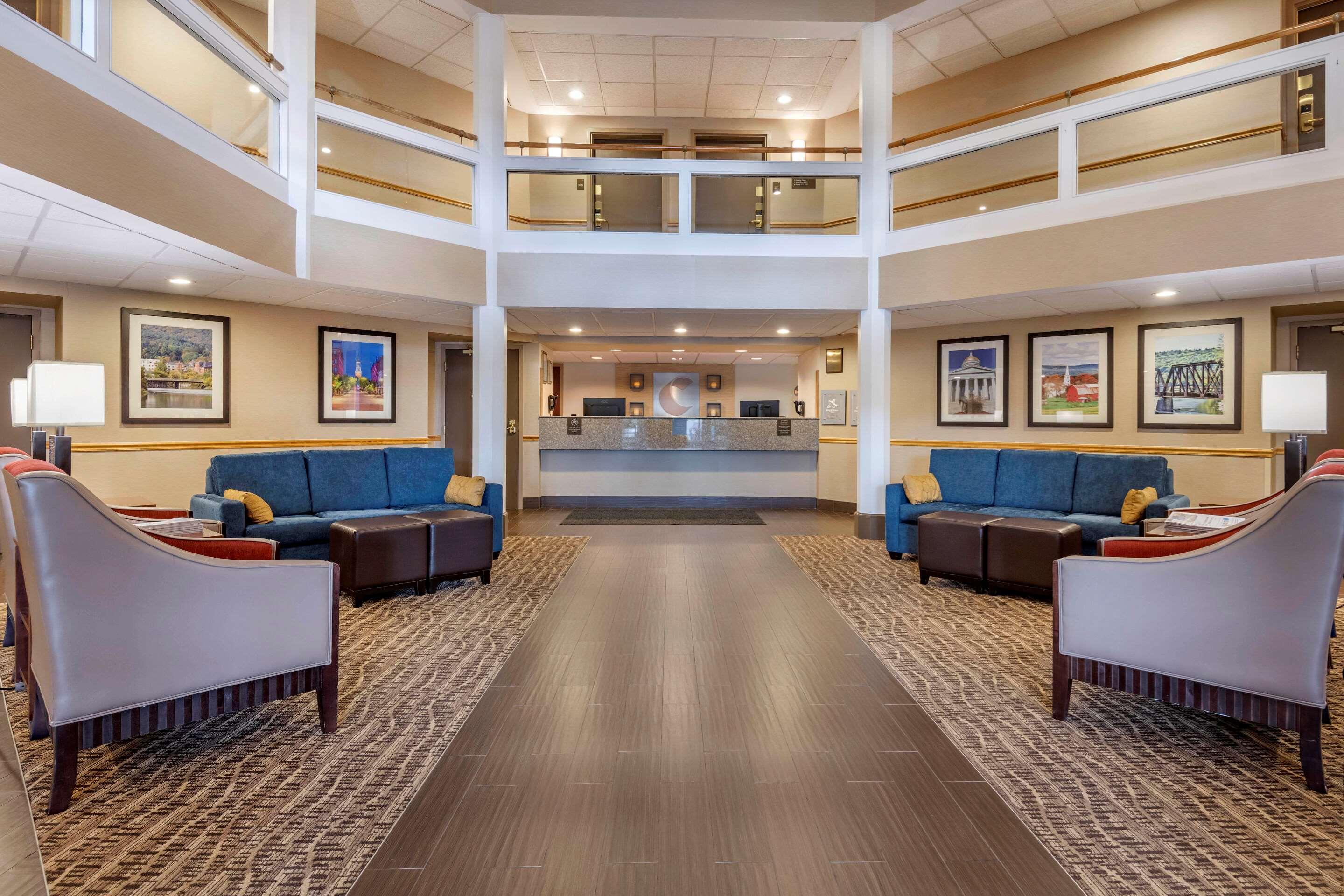 Comfort Inn & Suites Montpelier-Berlin Exterior photo